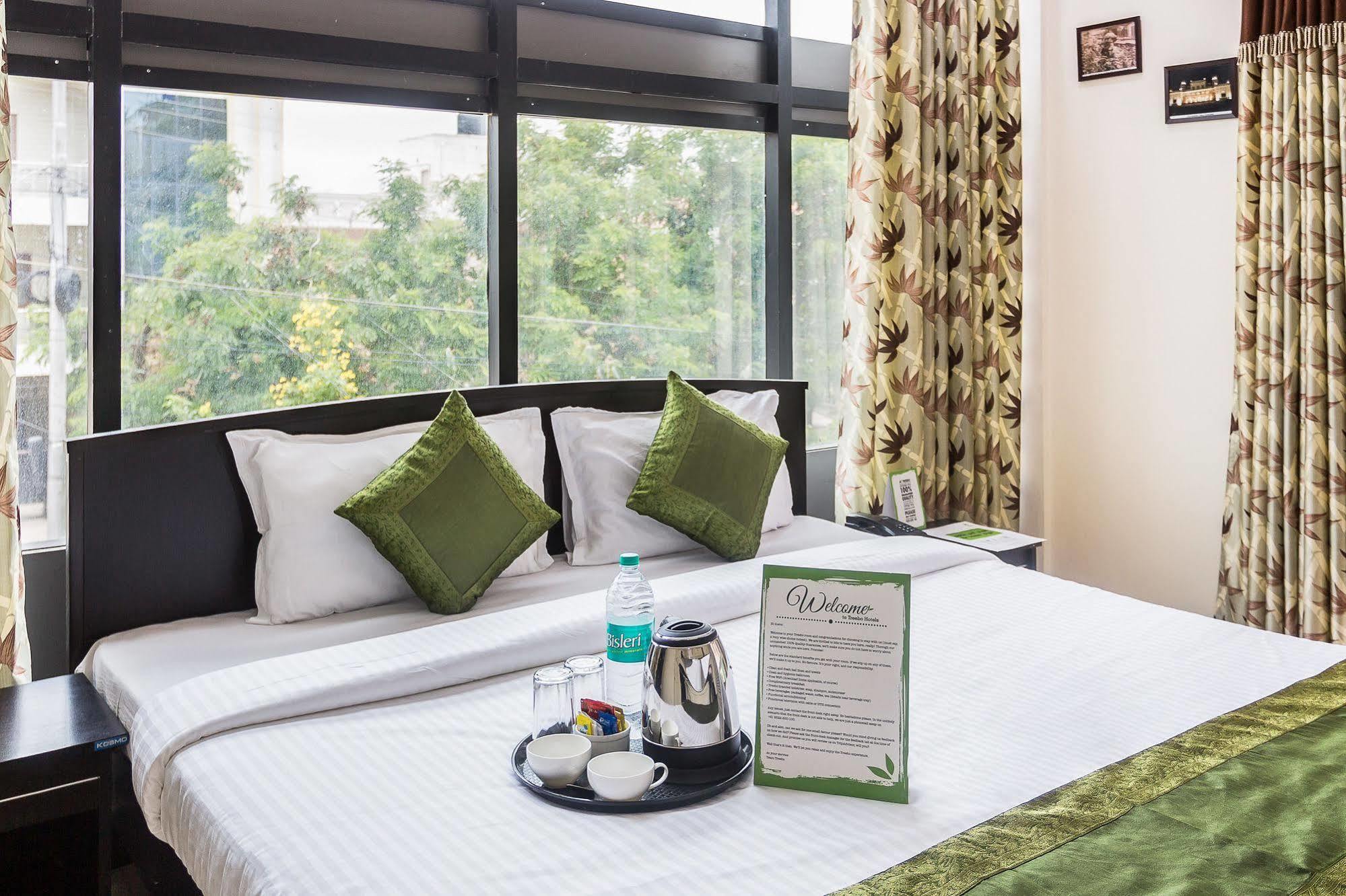 Hotel Treebo Srico, Banjara Hills à Haïdarabad Extérieur photo