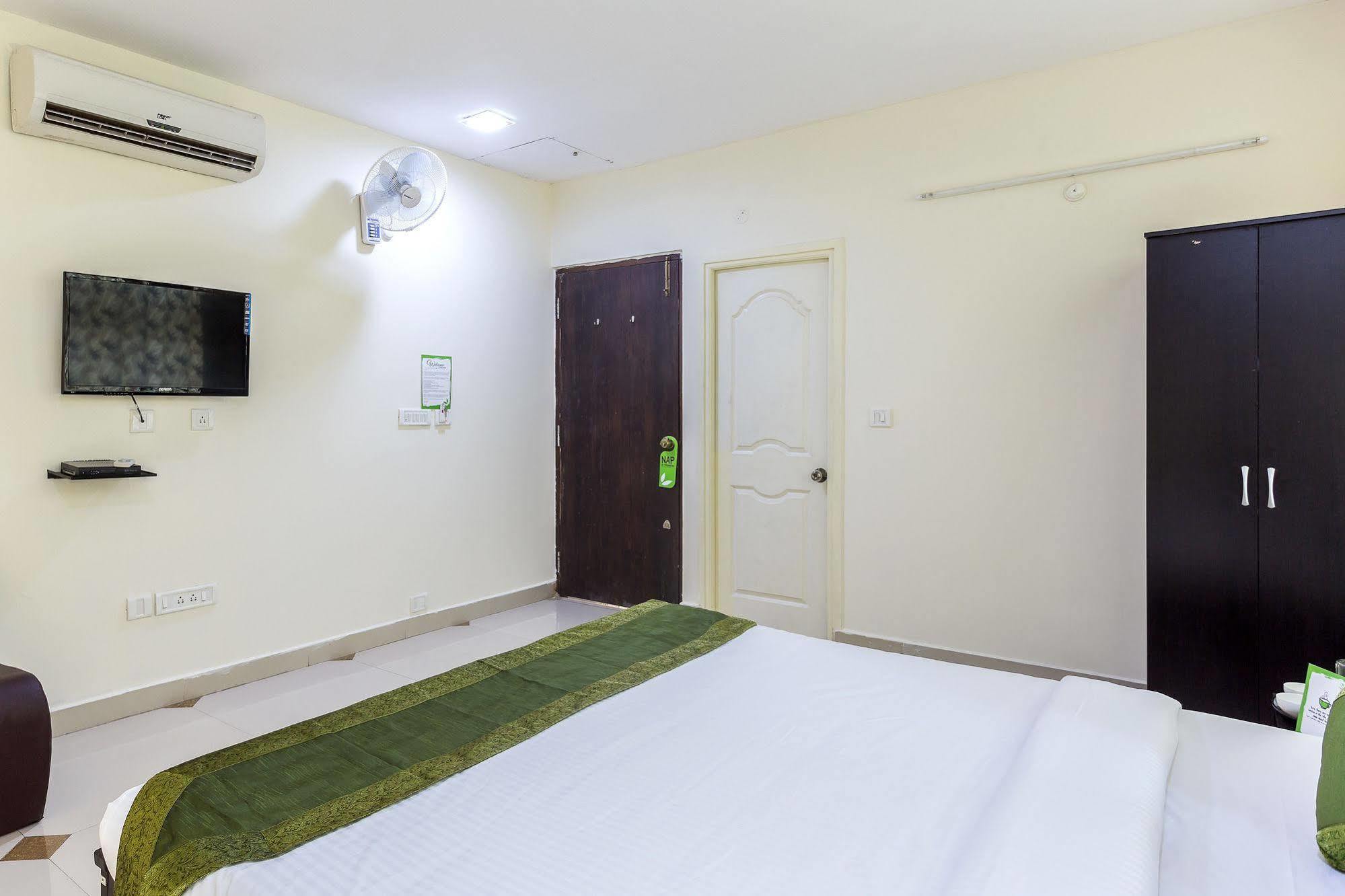 Hotel Treebo Srico, Banjara Hills à Haïdarabad Extérieur photo