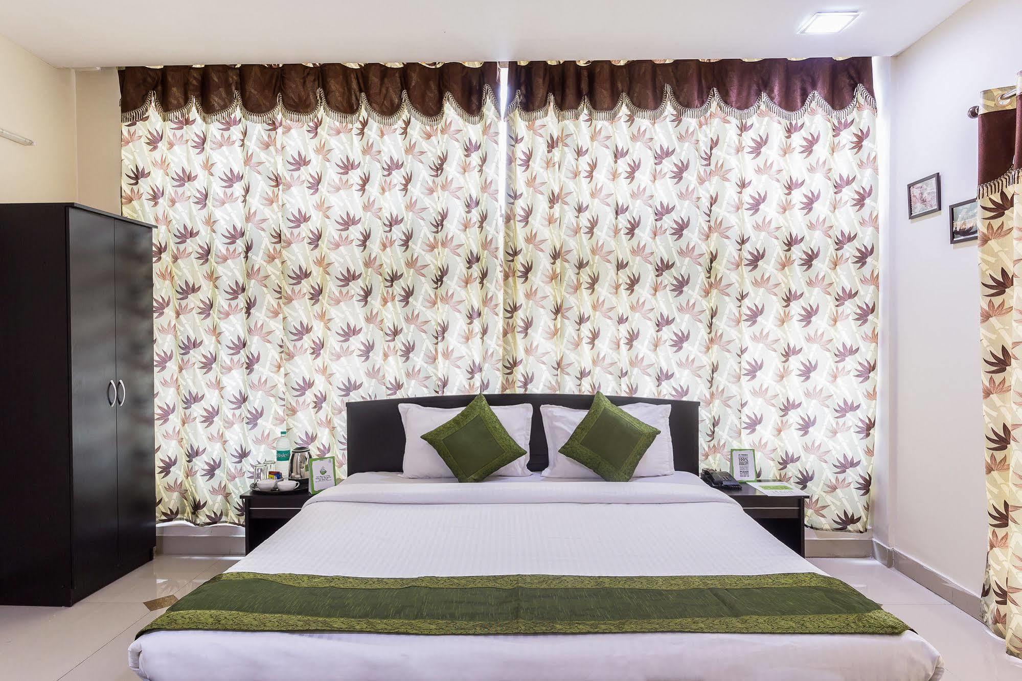 Hotel Treebo Srico, Banjara Hills à Haïdarabad Extérieur photo