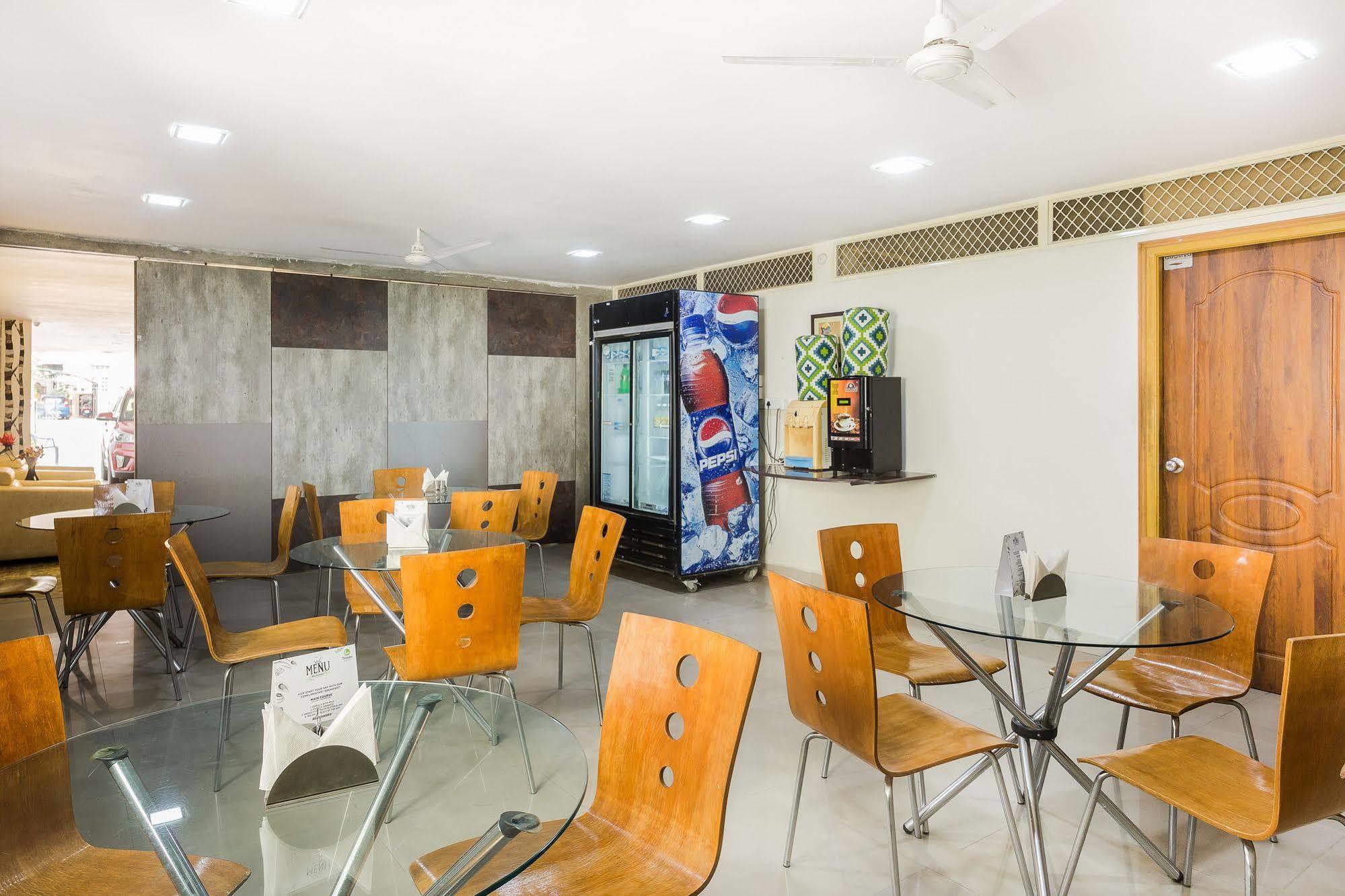 Hotel Treebo Srico, Banjara Hills à Haïdarabad Extérieur photo