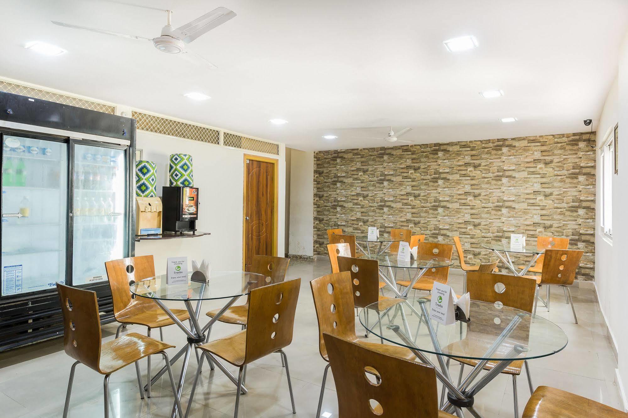 Hotel Treebo Srico, Banjara Hills à Haïdarabad Extérieur photo