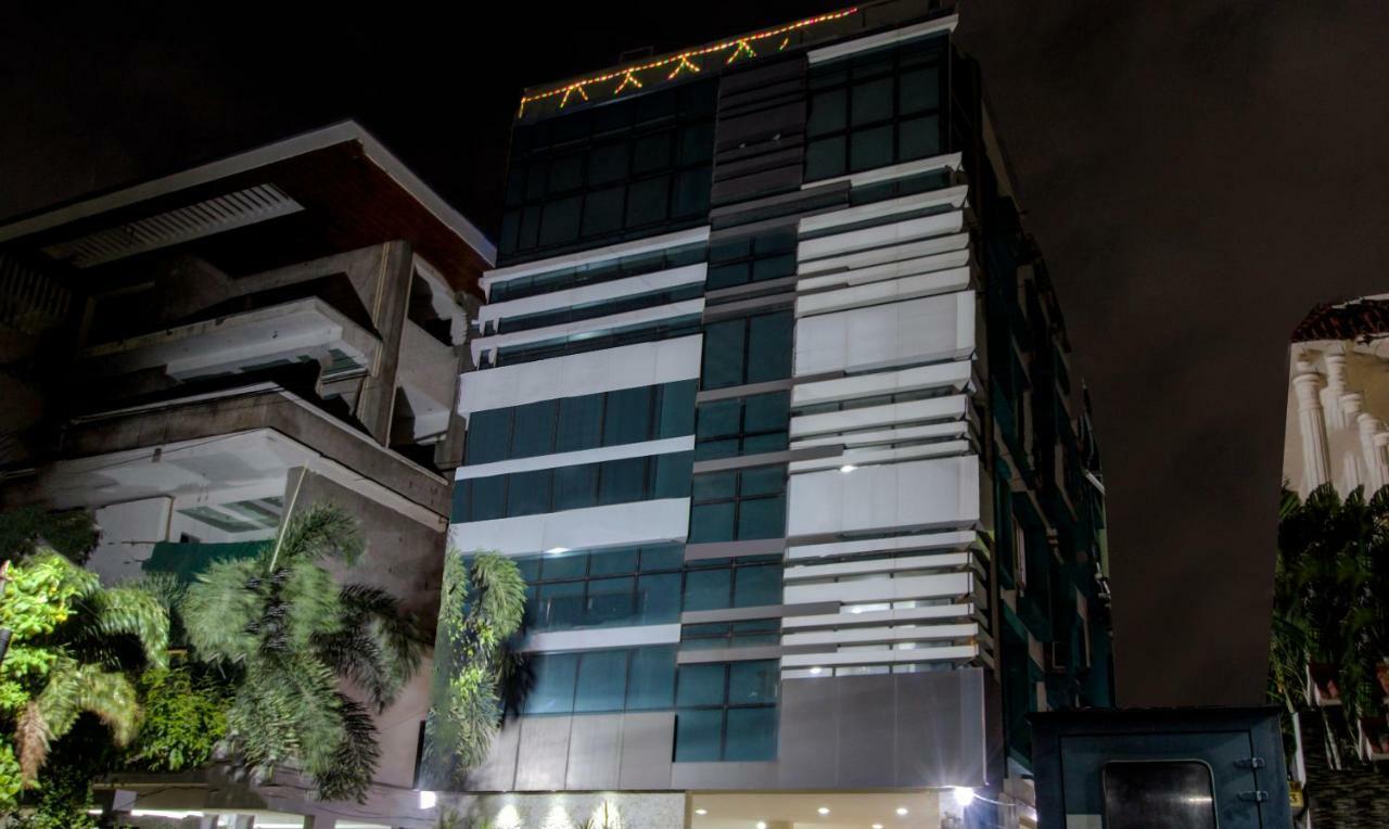 Hotel Treebo Srico, Banjara Hills à Haïdarabad Extérieur photo
