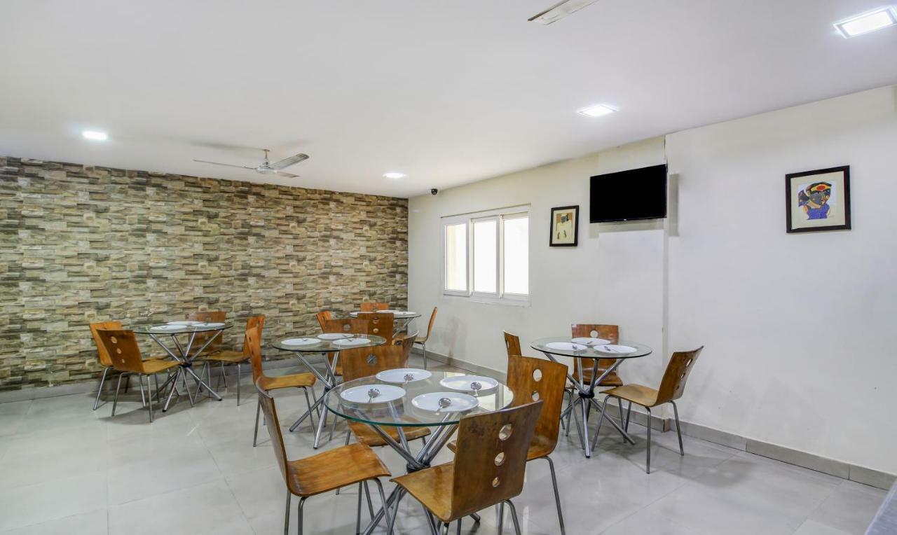 Hotel Treebo Srico, Banjara Hills à Haïdarabad Extérieur photo